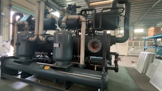 240HP water cooled  screw type chiller